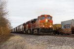 BNSF 5328 leads G-BRCEAP8 west on its way to Eagle Pass, TX